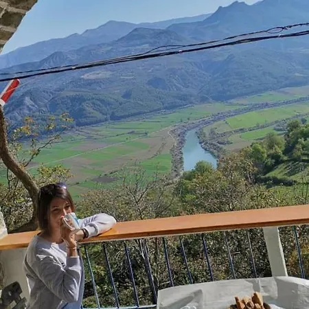 בית הארחה Traditional