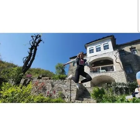 Traditional בית הארחה Përmet