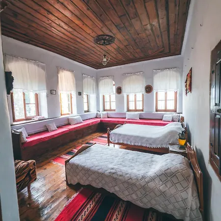 Pensión Traditional Përmet