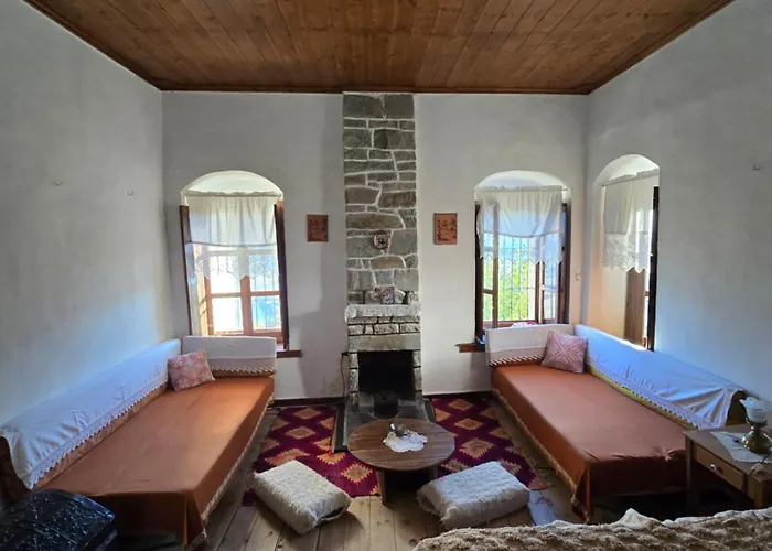 Traditional Pensión Përmet